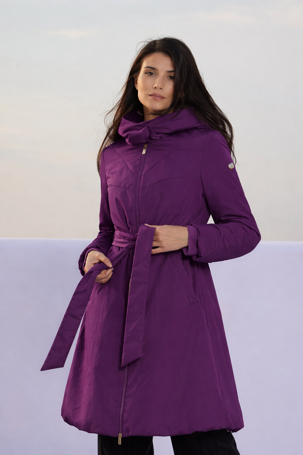 Palton plumb violet Madzerini damă, curea talie, guler înalt, buzunare frontale