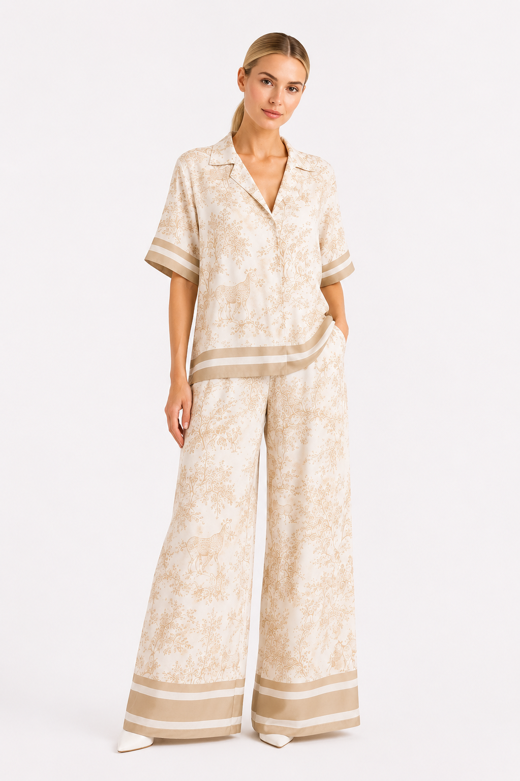Set damă Madzerini, cămașă și pantaloni, viscoză-mătase, imprimeu safari toile beige.