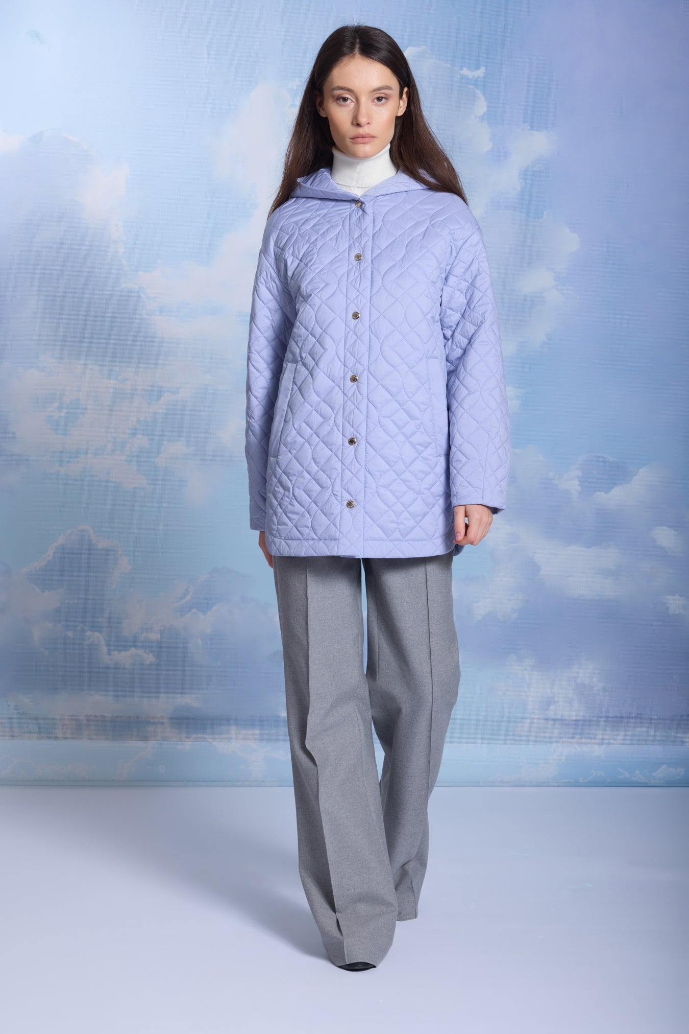Geacă de damă ODET Madzerini matlasată lila cu nasturi eleganți, croită modern.