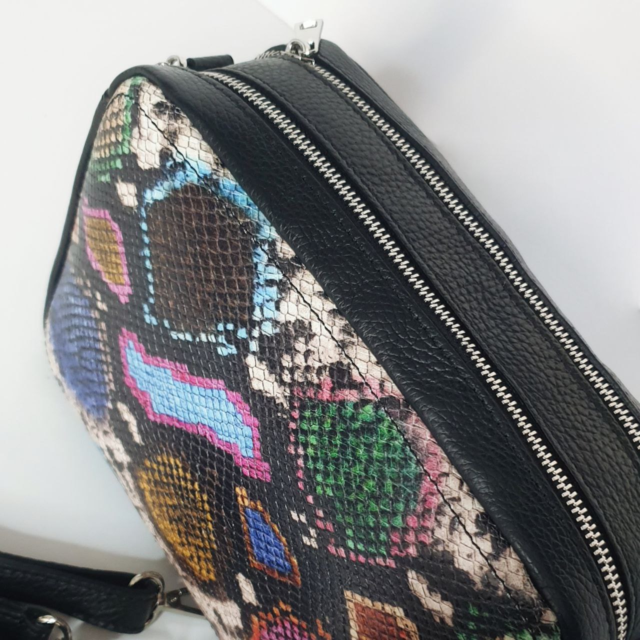 Geantă damă din piele naturală Leon Python Crossbody – Animal Print | Made in Italy