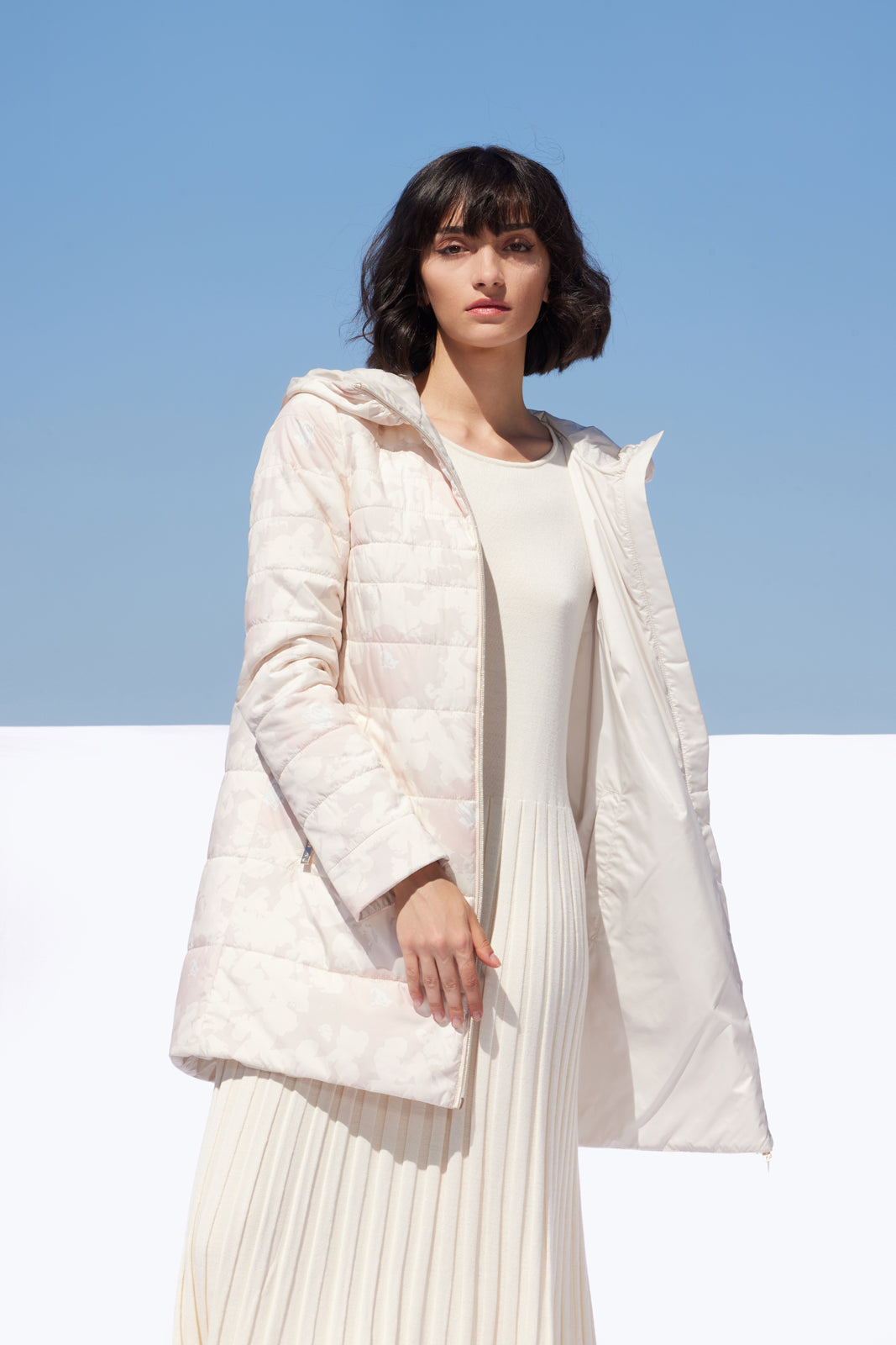 Palton reversibil damă Madzerini, print alb crem, material pearl.
