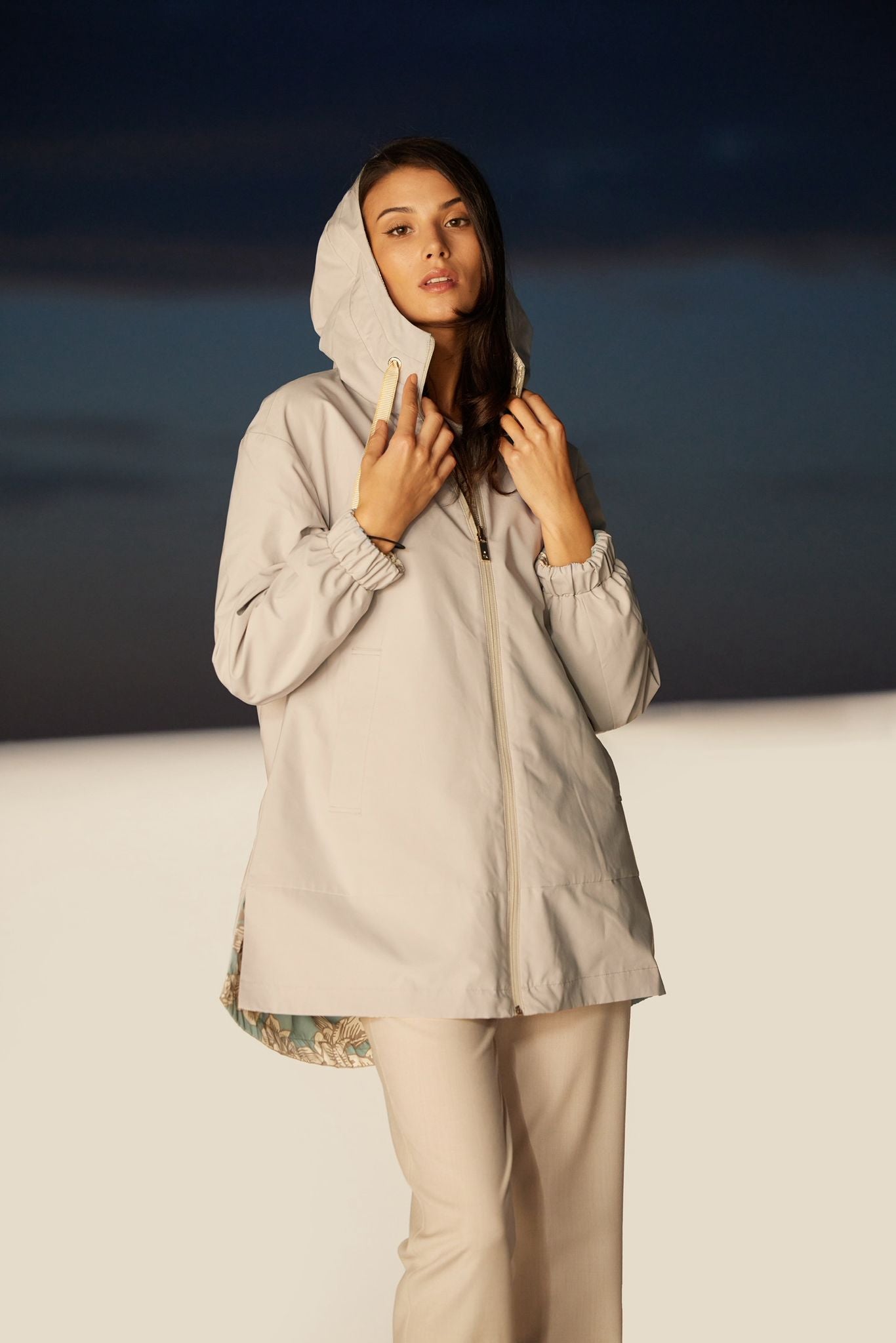 Trenci reversibil damă LOLA, stucco /reverse floral